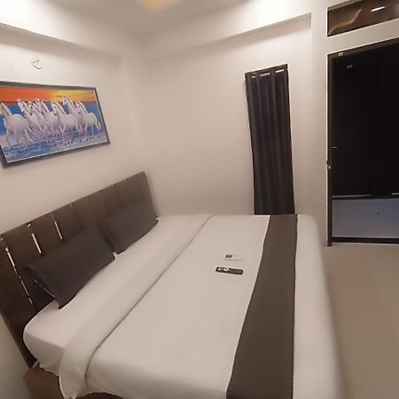 Hotel Kiwi Inn Vijaynagar Scheme 78 Indore Ngoại thất bức ảnh