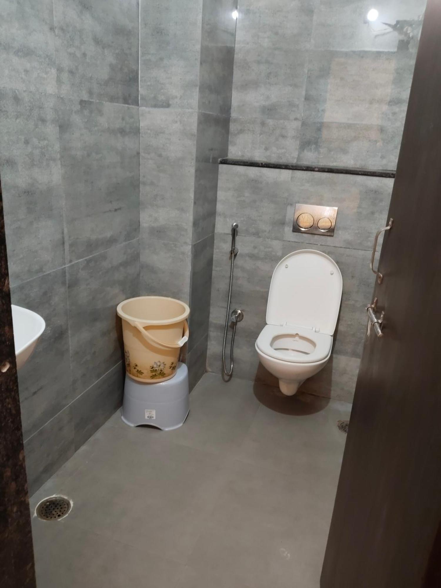 Hotel Kiwi Inn Vijaynagar Scheme 78 Indore Ngoại thất bức ảnh