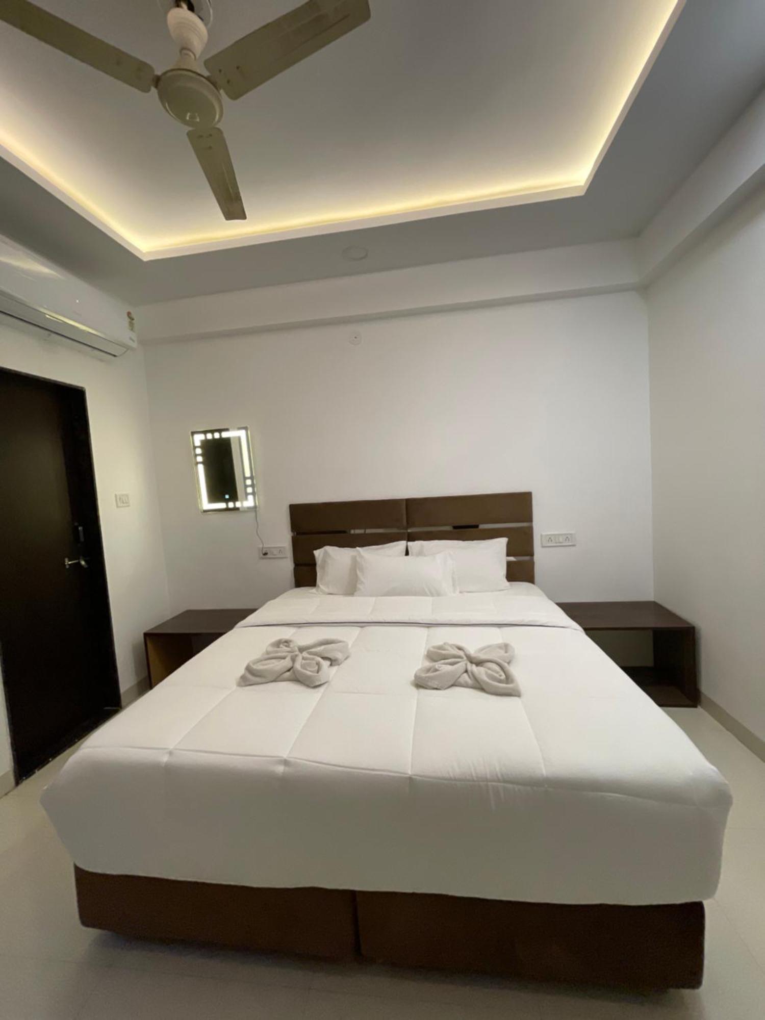 Hotel Kiwi Inn Vijaynagar Scheme 78 Indore Ngoại thất bức ảnh