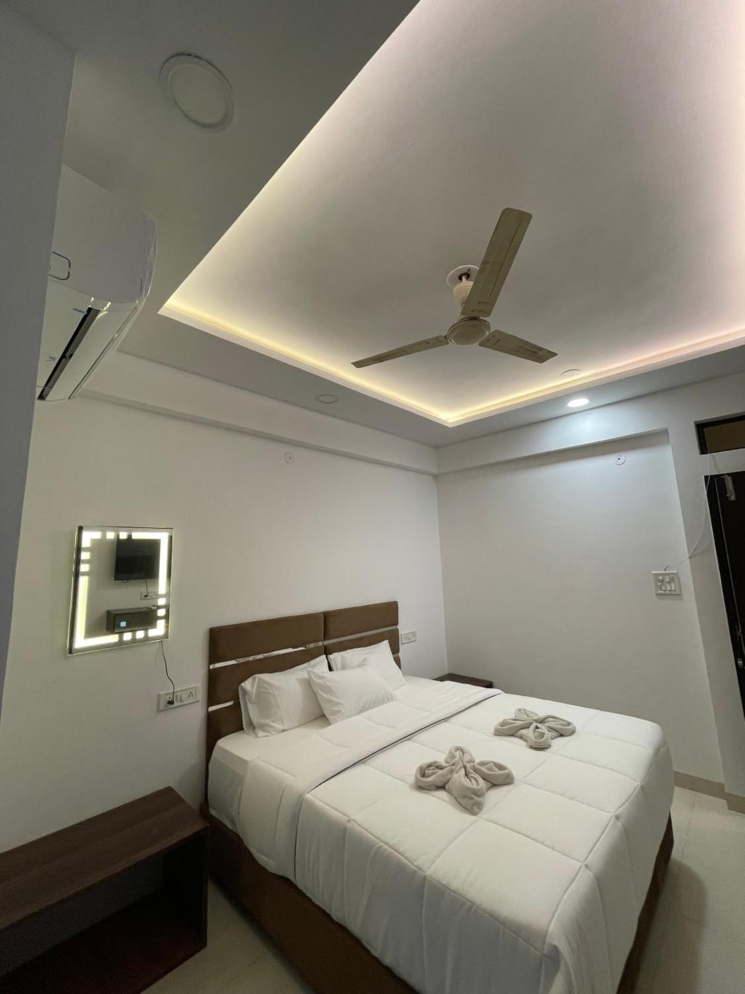 Hotel Kiwi Inn Vijaynagar Scheme 78 Indore Ngoại thất bức ảnh