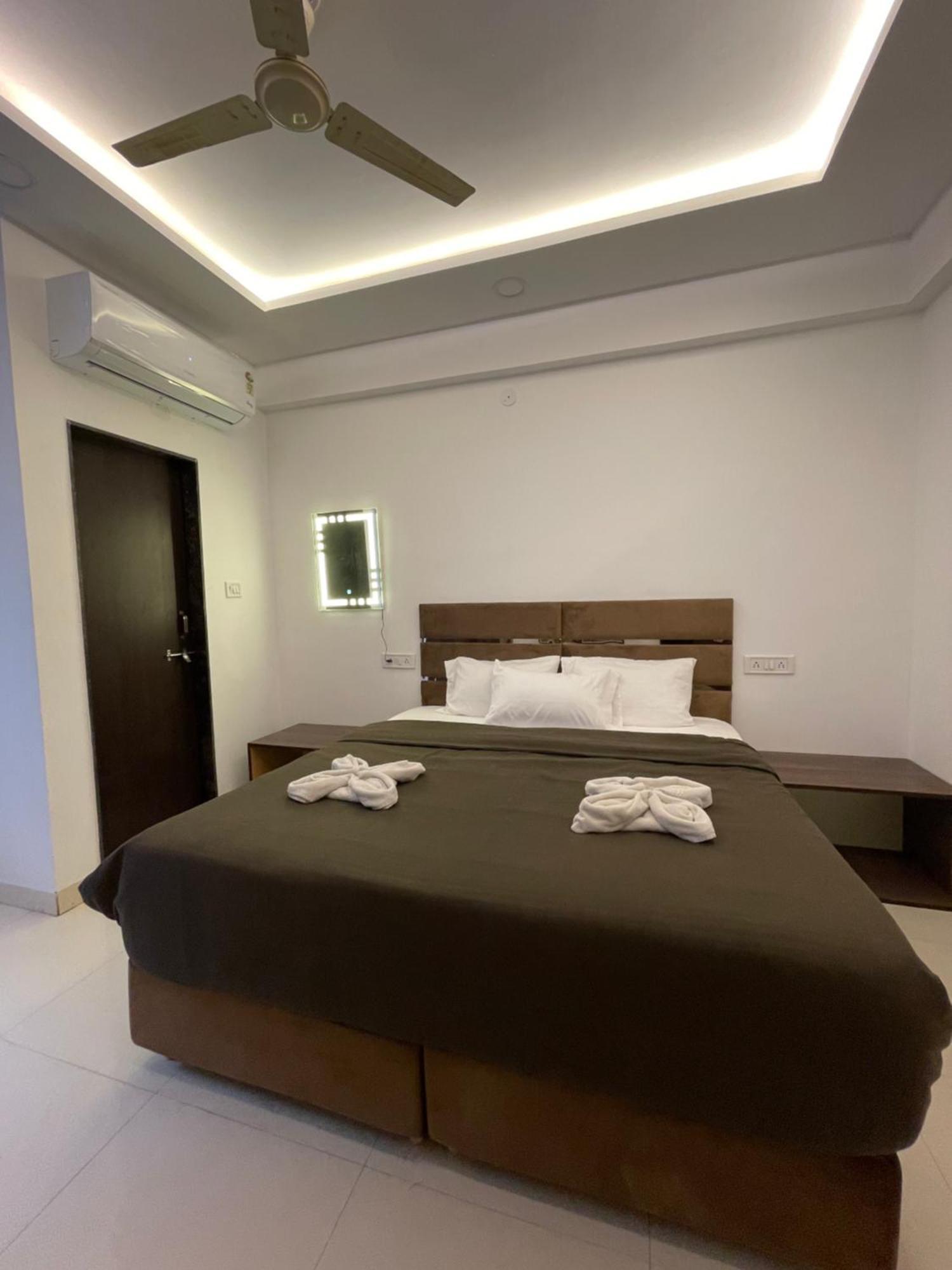 Hotel Kiwi Inn Vijaynagar Scheme 78 Indore Ngoại thất bức ảnh