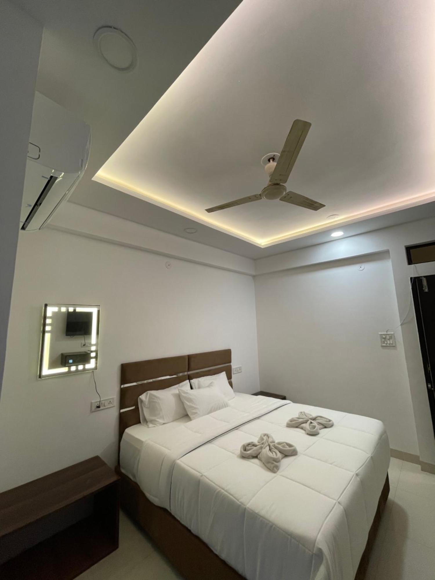 Hotel Kiwi Inn Vijaynagar Scheme 78 Indore Ngoại thất bức ảnh