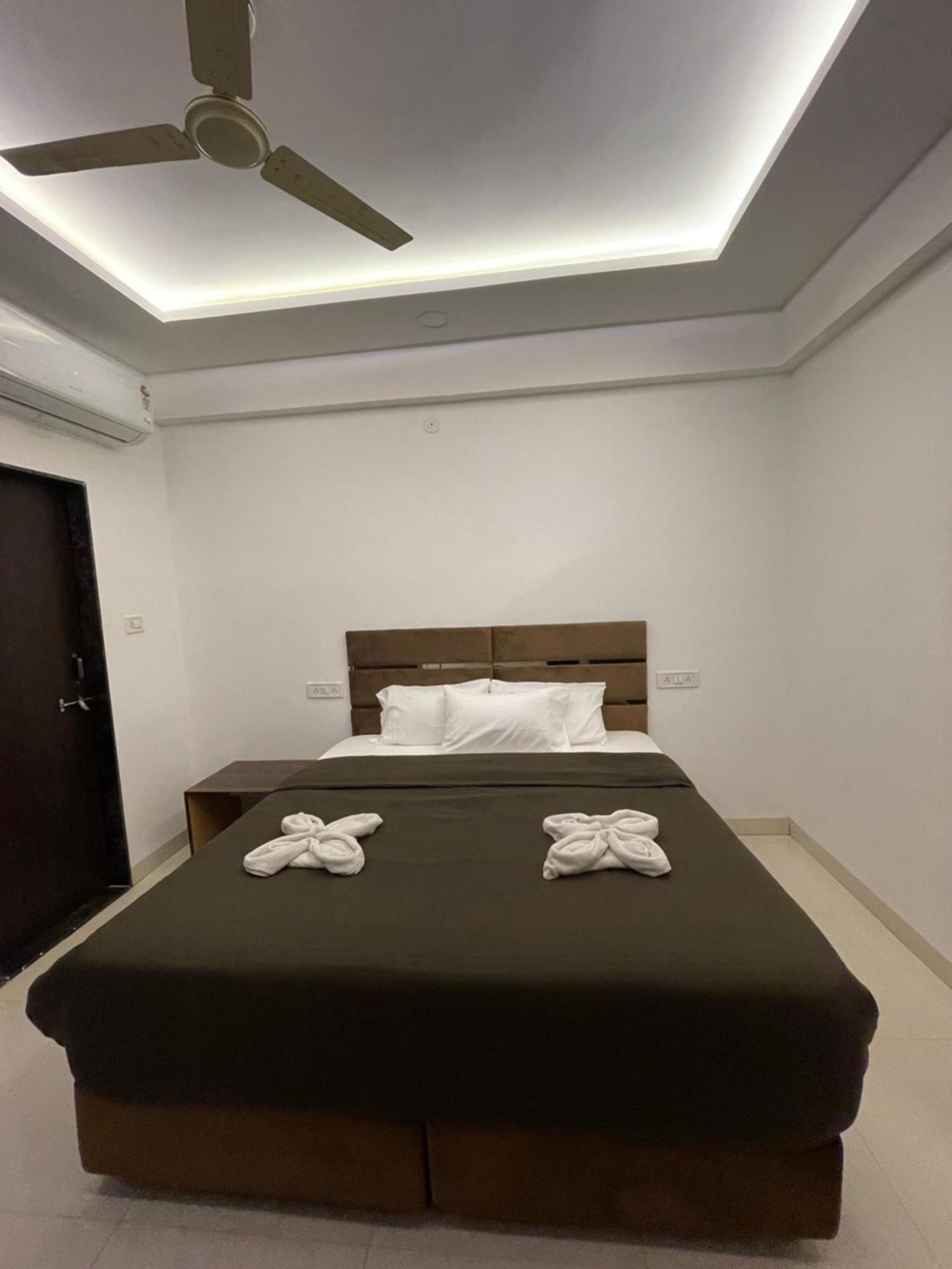 Hotel Kiwi Inn Vijaynagar Scheme 78 Indore Ngoại thất bức ảnh