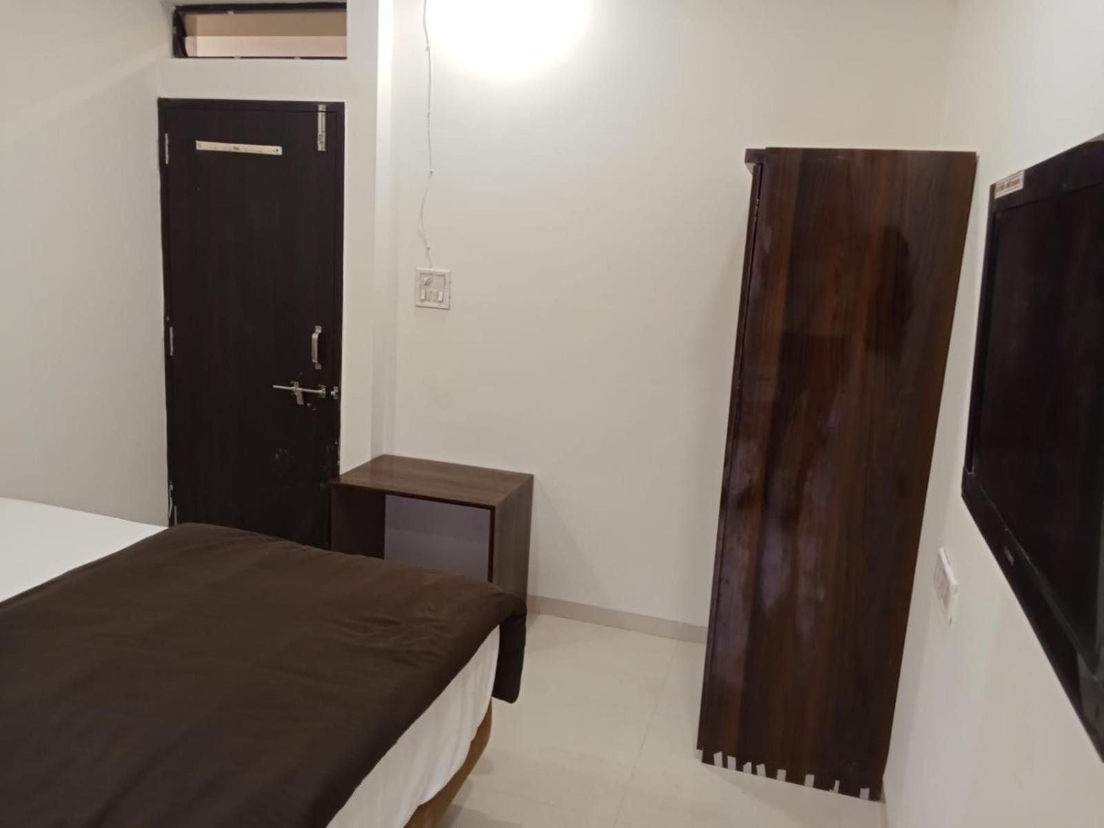 Hotel Kiwi Inn Vijaynagar Scheme 78 Indore Ngoại thất bức ảnh
