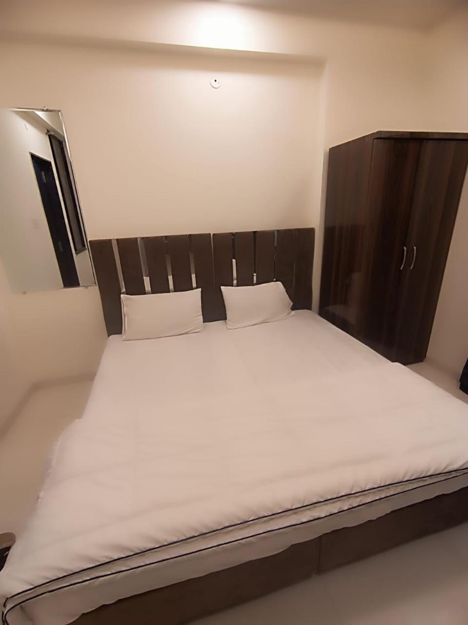 Hotel Kiwi Inn Vijaynagar Scheme 78 Indore Ngoại thất bức ảnh