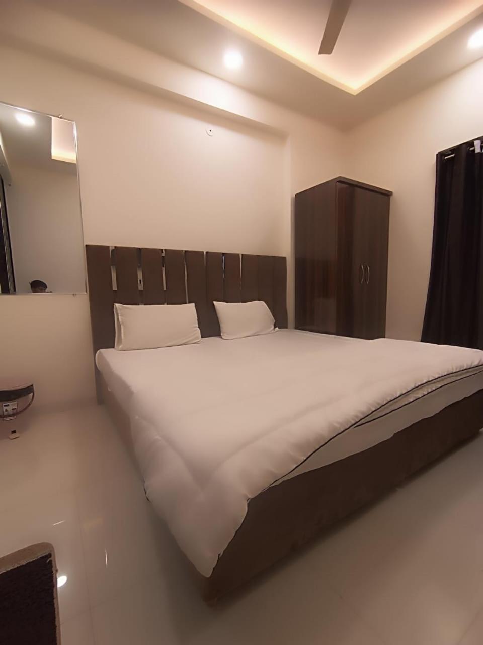 Hotel Kiwi Inn Vijaynagar Scheme 78 Indore Ngoại thất bức ảnh