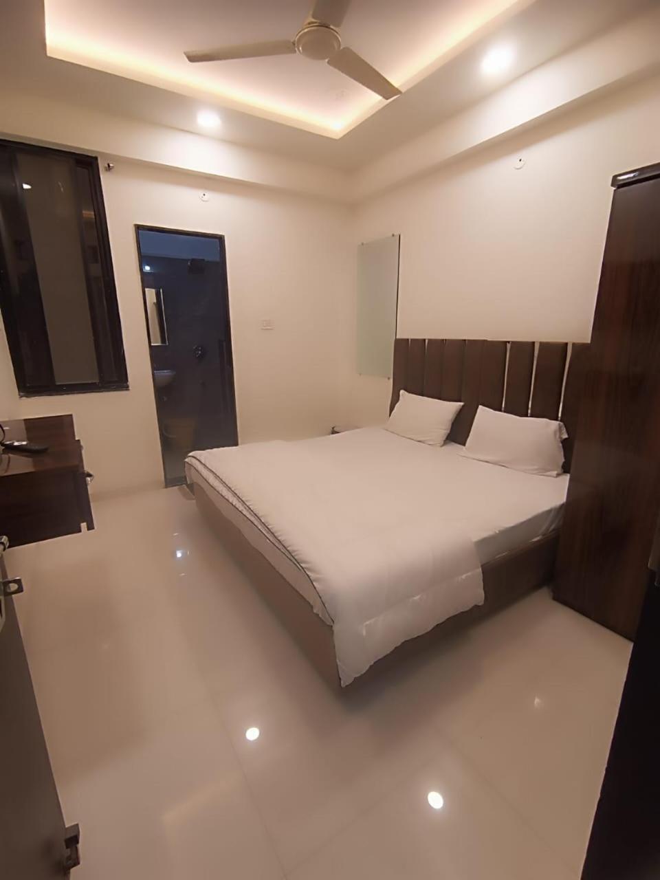 Hotel Kiwi Inn Vijaynagar Scheme 78 Indore Ngoại thất bức ảnh