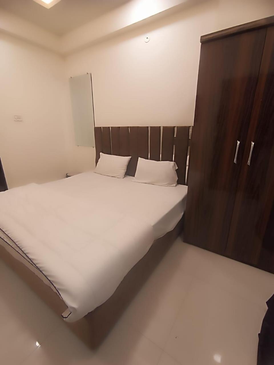 Hotel Kiwi Inn Vijaynagar Scheme 78 Indore Ngoại thất bức ảnh