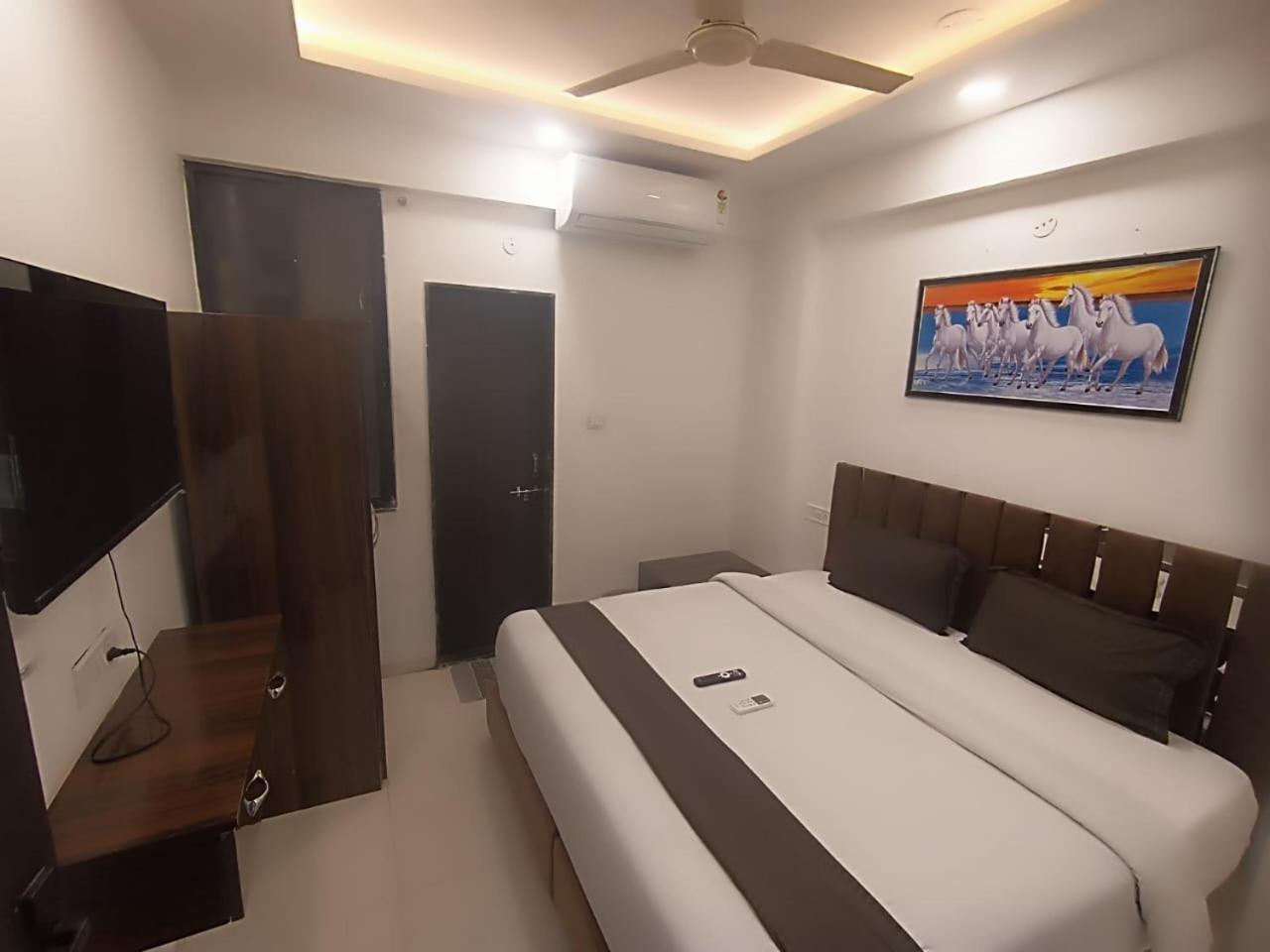 Hotel Kiwi Inn Vijaynagar Scheme 78 Indore Ngoại thất bức ảnh
