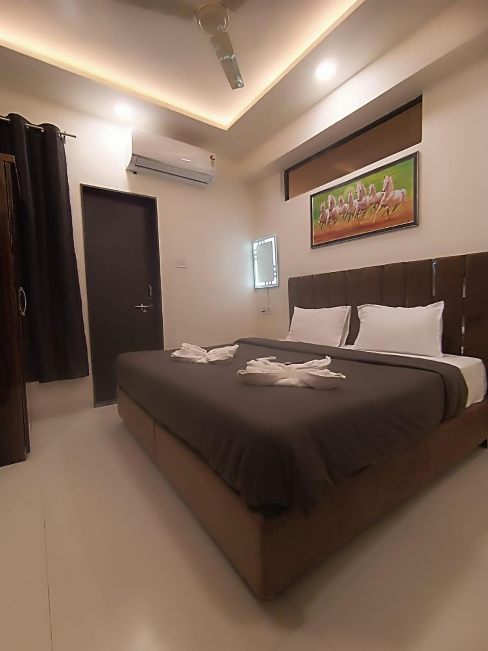 Hotel Kiwi Inn Vijaynagar Scheme 78 Indore Ngoại thất bức ảnh